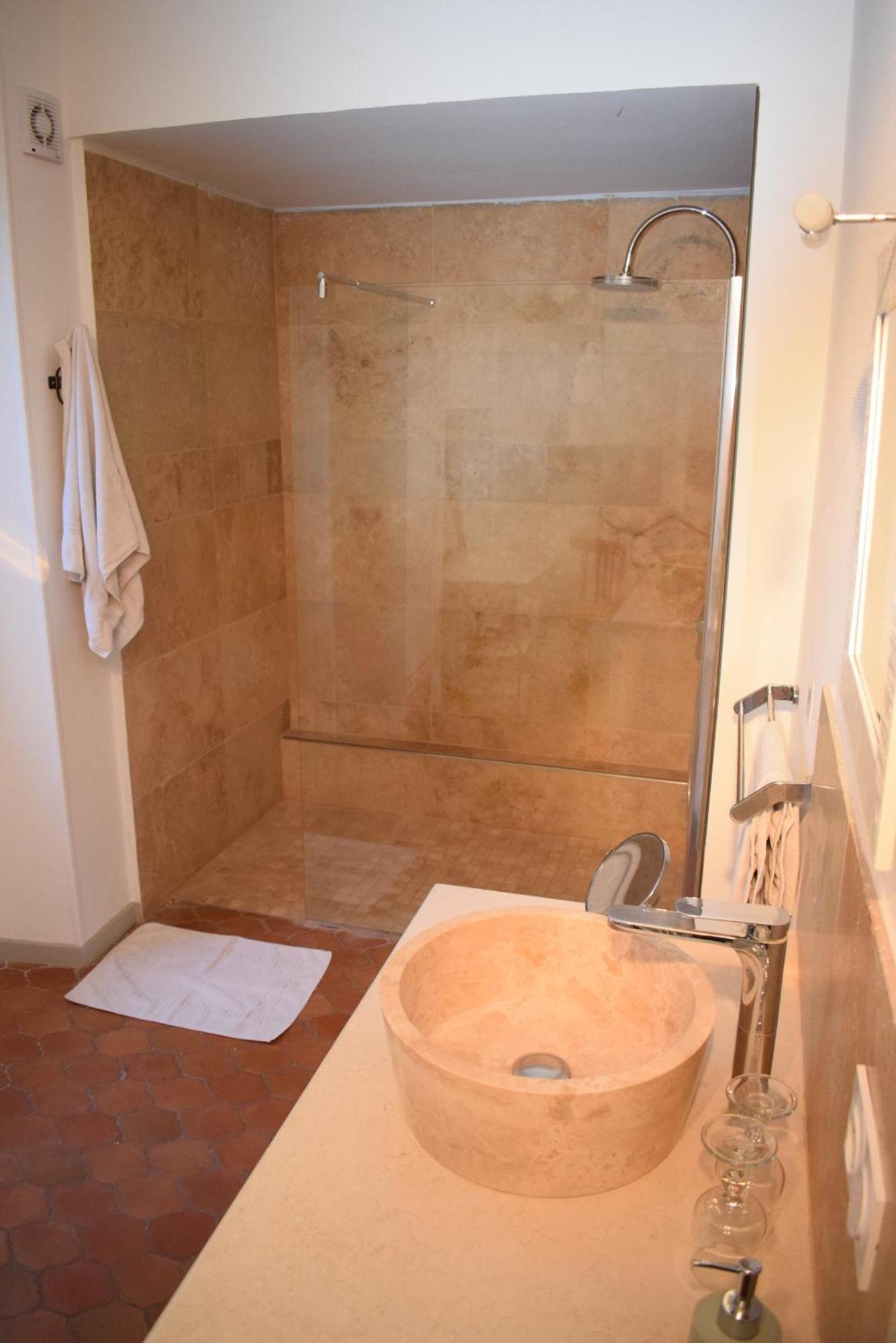 مبيت وإفطار La Figuiere Fontaine De Vaucluse المظهر الخارجي الصورة