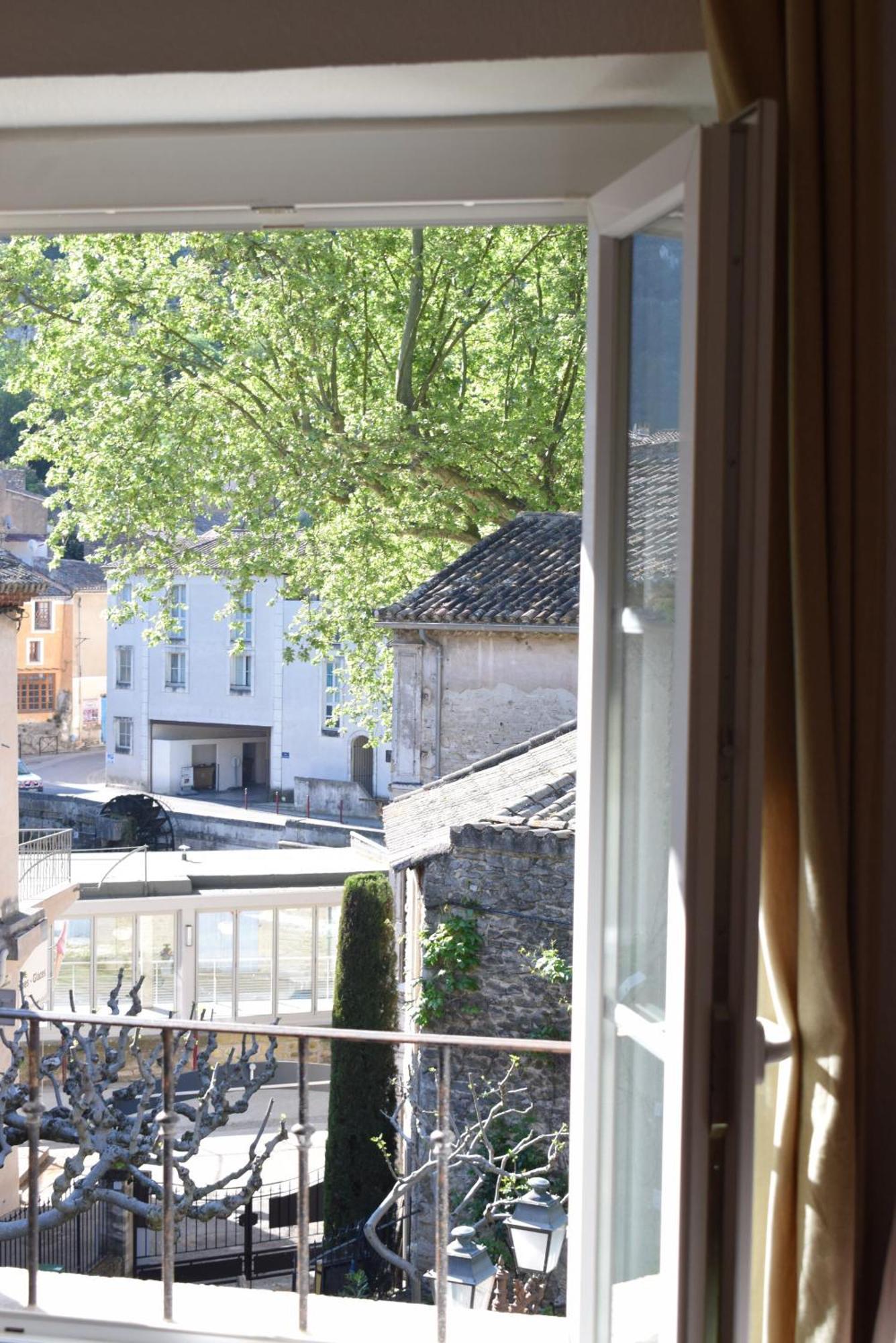 مبيت وإفطار La Figuiere Fontaine De Vaucluse المظهر الخارجي الصورة